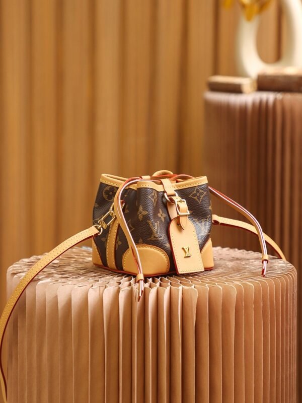 Louis Vuitton NOÉ PURSE M57099