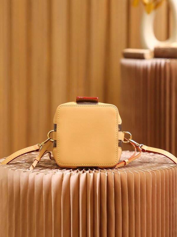 Louis Vuitton NOÉ PURSE M57099