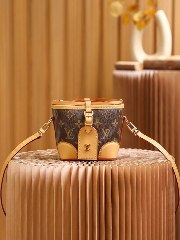 Louis Vuitton NOÉ PURSE M57099
