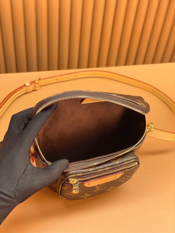 LOUIS VUITTON Mini Bumbag M82335