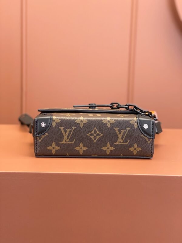 Louis Vuitton Steamer Wearable Wallet M83613