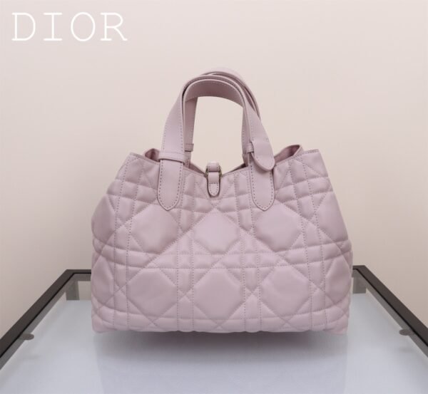 Medium Dior Toujours Bag pink