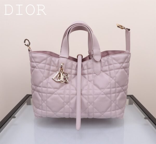 Medium Dior Toujours Bag pink