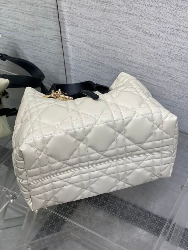 Medium Dior Toujours Bag white