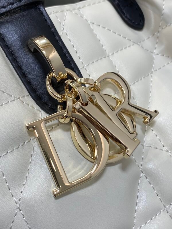 Medium Dior Toujours Bag white