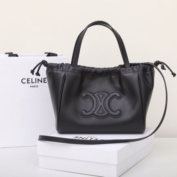 CELINE Triomphe SMALL CABAS DRAWSTRING CUIR TRIOMPHE IN SMOOTH BLACK
