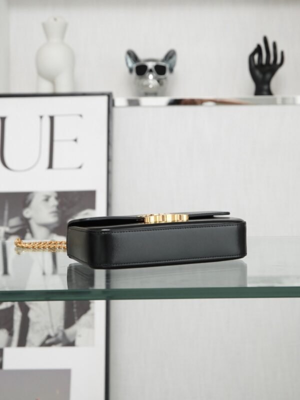 Celine CHAIN SHOULDER BAG CLAUDE IN shiny calfskin