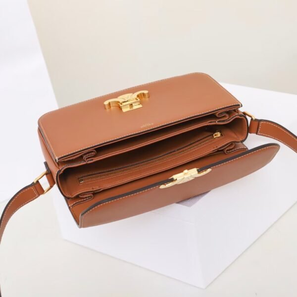 Celine CLASSIQUE TRIOMPHE BAG IN Natural Calfskin