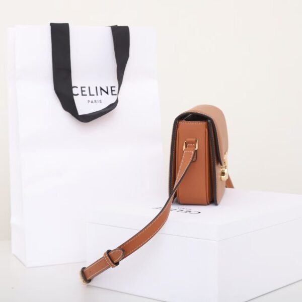 Celine TEEN TRIOMPHE BAG IN Natural Calfskin