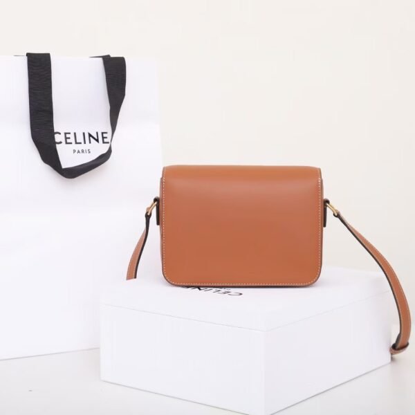 Celine TEEN TRIOMPHE BAG IN Natural Calfskin