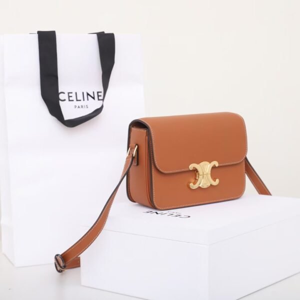 Celine TEEN TRIOMPHE BAG IN Natural Calfskin