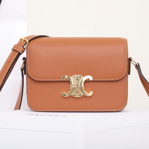 Celine TEEN TRIOMPHE BAG IN Natural Calfskin