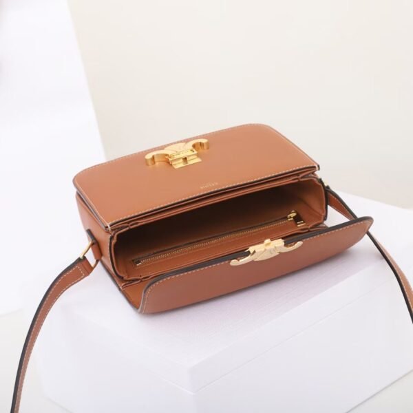 Celine TEEN TRIOMPHE BAG IN Natural Calfskin