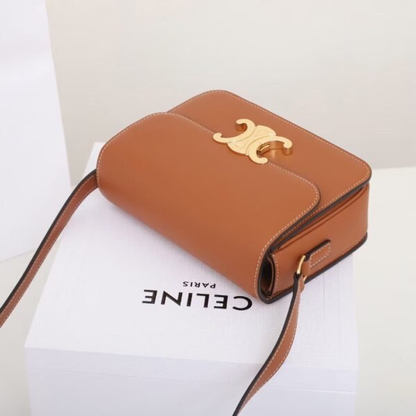 Celine TEEN TRIOMPHE BAG IN Natural Calfskin