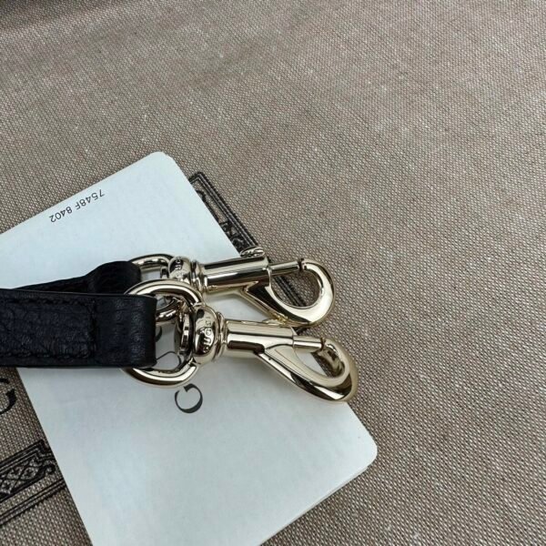 GG EMBLEM medium shoulder bag
