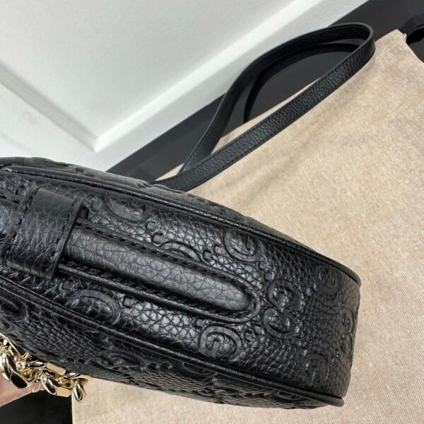 GG EMBLEM medium shoulder bag