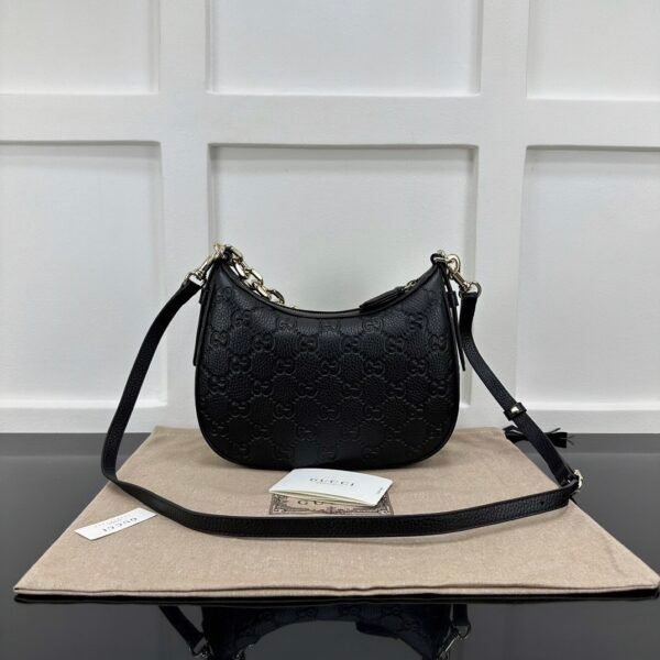 GG EMBLEM medium shoulder bag