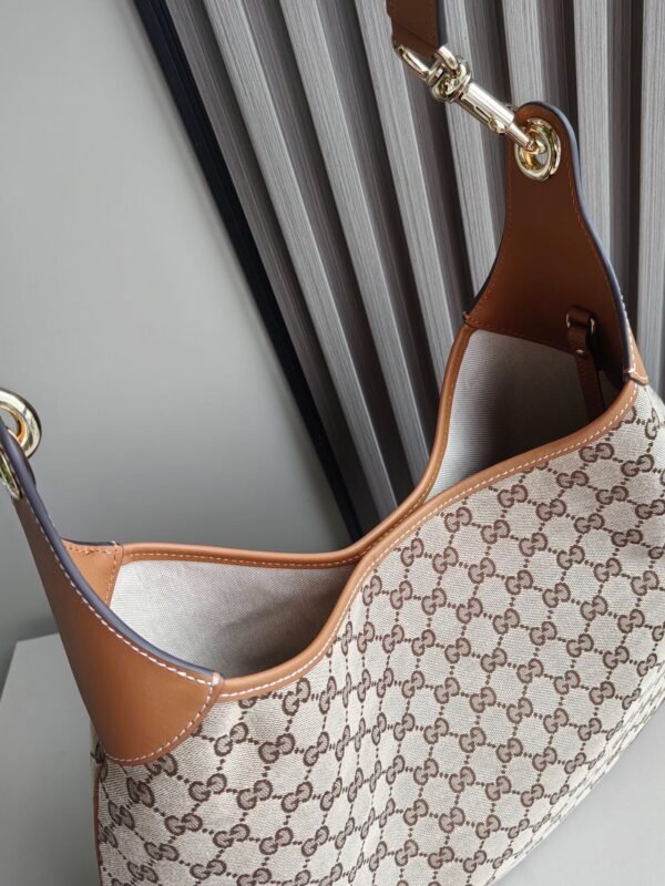 GUCCI BODY double lock oversized shoulder bag