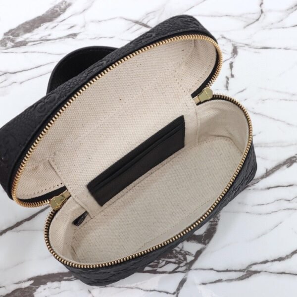 GG EMBLEM SMALL BAG