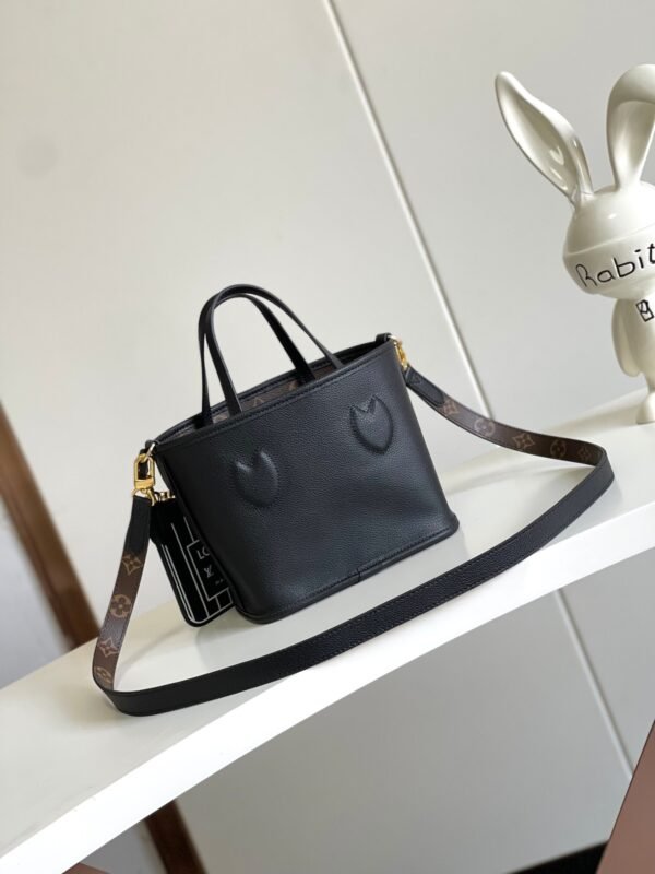 LV Neverfull Bandoulière Inside Out BB