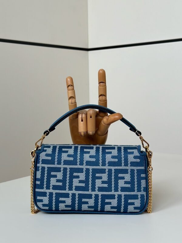 Fendi Baguette