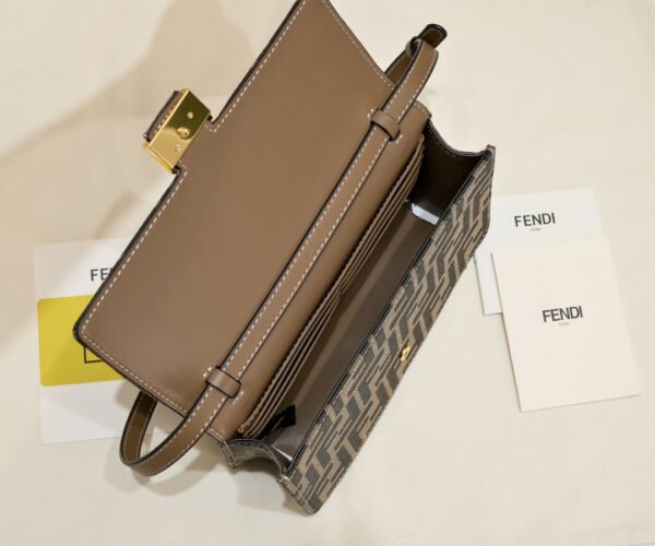 Wallet On Chain Baguette