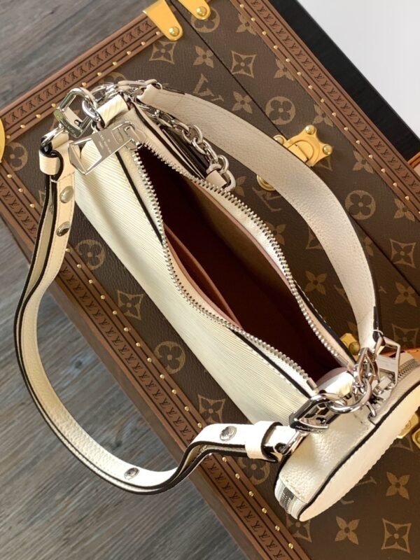 LOUIS VUITTON Marellini M20999