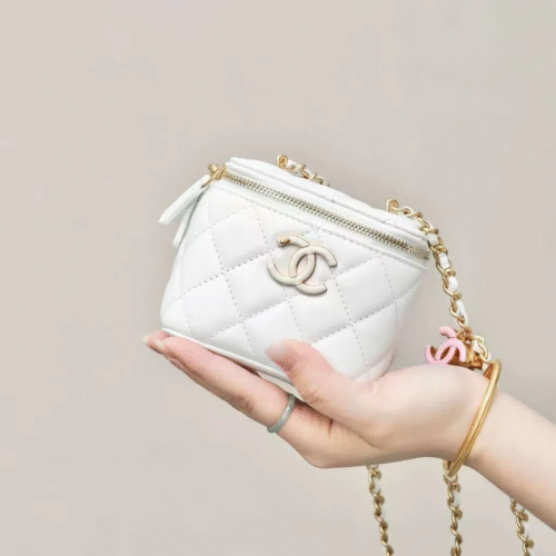 CHANEL 24A Enamel Buckle Lipstick Bag (Two Colors)