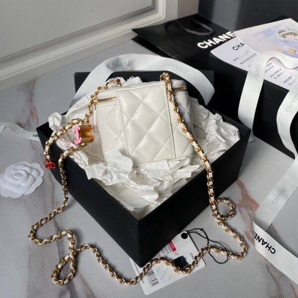 CHANEL 24A Enamel Buckle Lipstick Bag (Two Colors)