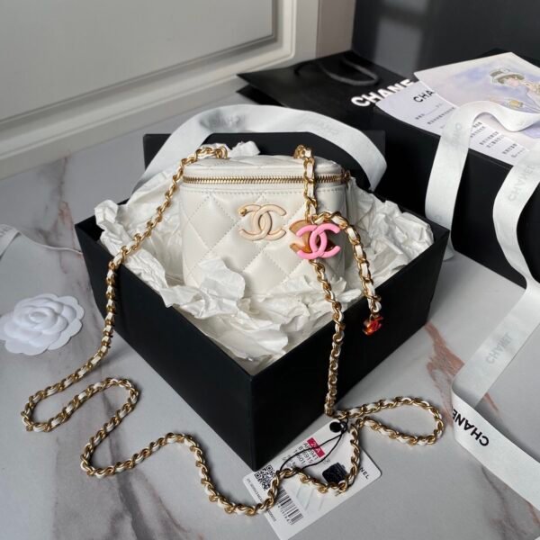 CHANEL 24A Enamel Buckle Lipstick Bag (Two Colors)