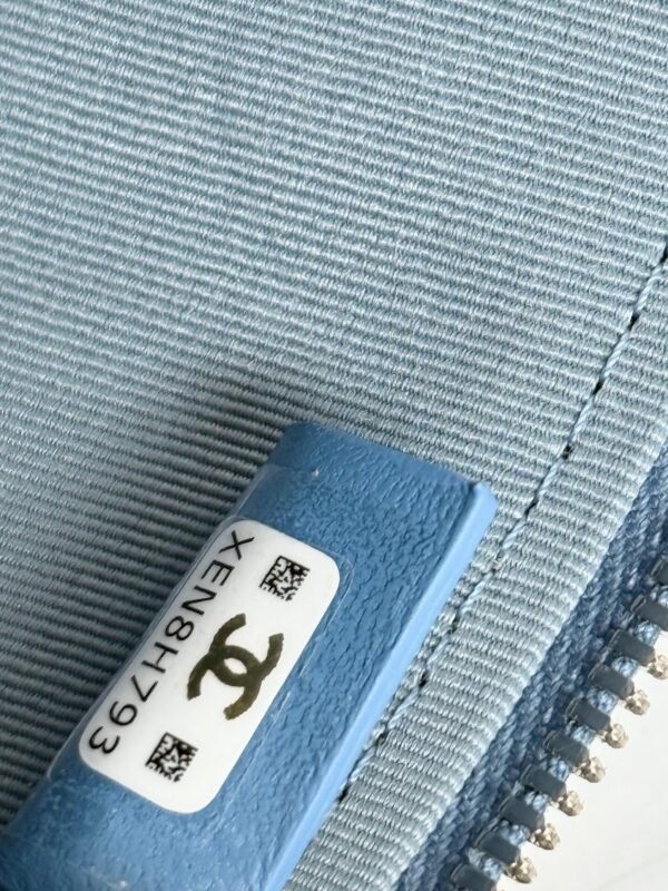 CHANEL 25C zippered silver buckle washed denim shoulder crossbody tote bag blue