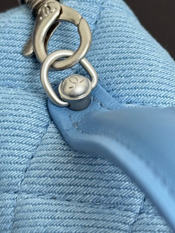 CHANEL 25C zippered silver buckle washed denim shoulder crossbody tote bag blue