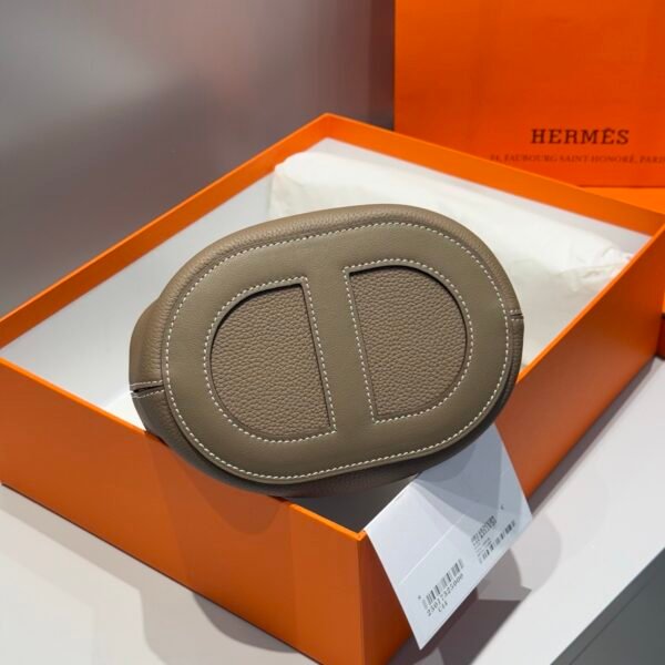 Hermès In-the-Loop 18 bag