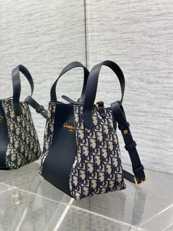 Small Signature Bucket Bag Blue Dior Oblique Jacquard