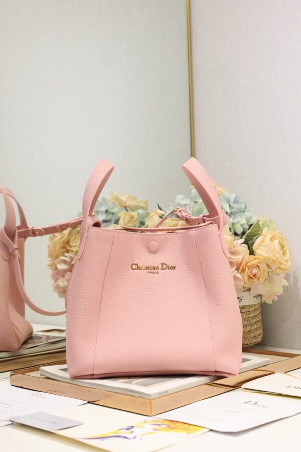 Dior Medium Signature Bucket Bag Pink Grained Calfskin