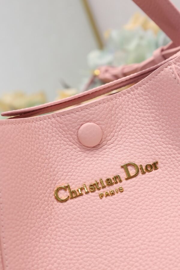 Dior Medium Signature Bucket Bag Pink Grained Calfskin
