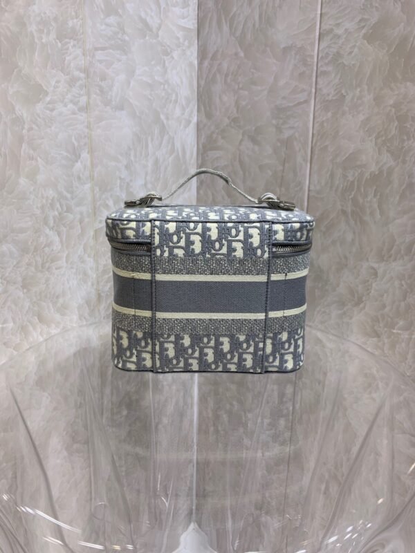 Dior Oblique cosmetic bag/toiletries bag
