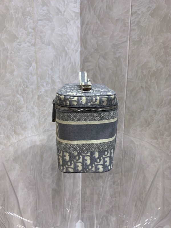 Dior Oblique cosmetic bag/toiletries bag