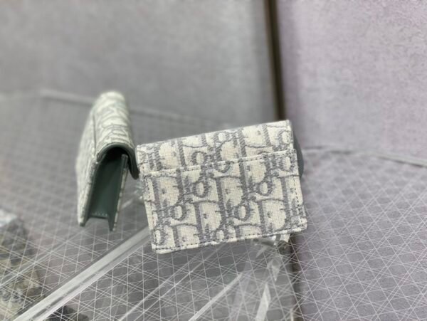 Saddle Bloom Card Holder