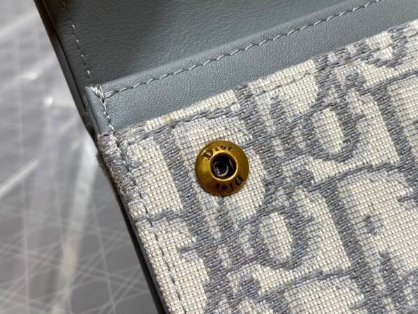 Saddle Bloom Card Holder