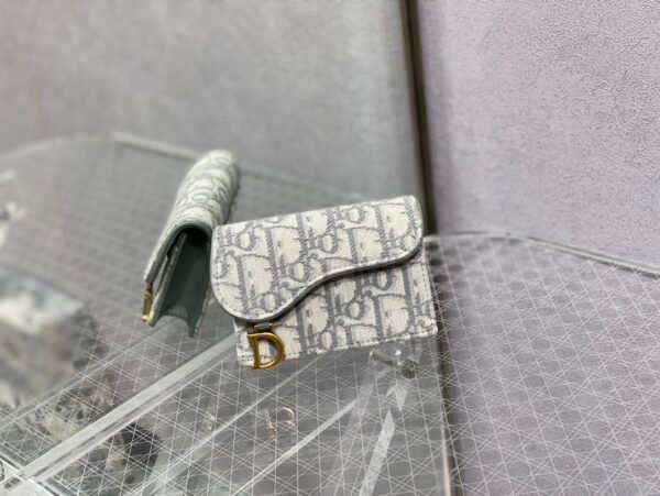 Saddle Bloom Card Holder