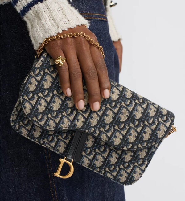 Medium Saddle Pouch with Chain