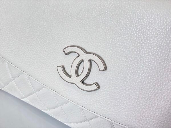 Chanel A07095 Beige Flap Chain Shoulder Bag and Crossbody Bag