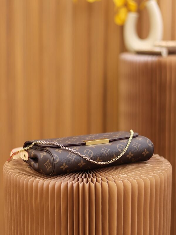 LOUIS VUITTON Favorite MM M40718