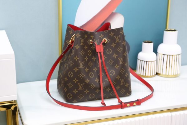 LOUIS VUITTON NéoNoé MM M44021