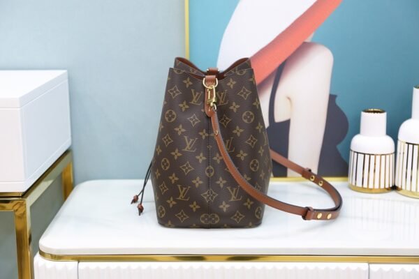 LOUIS VUITTON NéoNoé MM M44887
