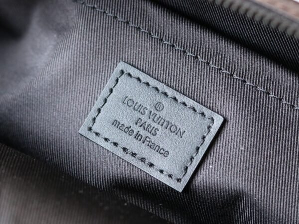 Louis Vuitton Messenger S lock Monogram M46688