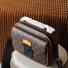 Louis Vuitton Messenger S lock Monogram M46688