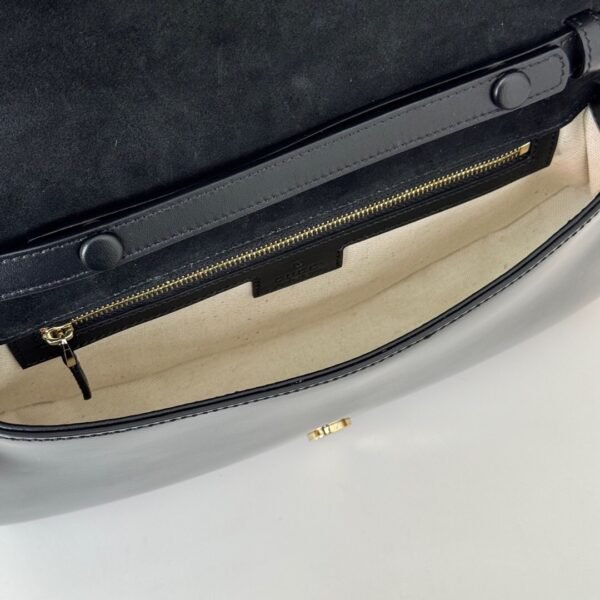 GUCCI BLONDIE series medium shoulder bag