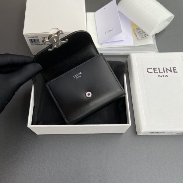 SMALL FLAP WALLET TRIOMPHE IN SHINY CALFSKIN
